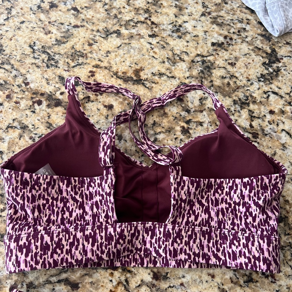 DOYOUEVEN Excel+ Sculpt Crop - Wild Berry - M